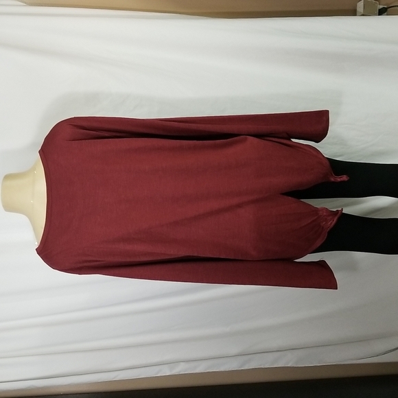 ASKYA LS XL TOP WITH OPEN SLIT BACK OR TIE IN BURGUNDY - Picture 6 of 8